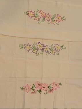 Vintage Set Of 3 Hand Embroidered Floral Kitchen Towels